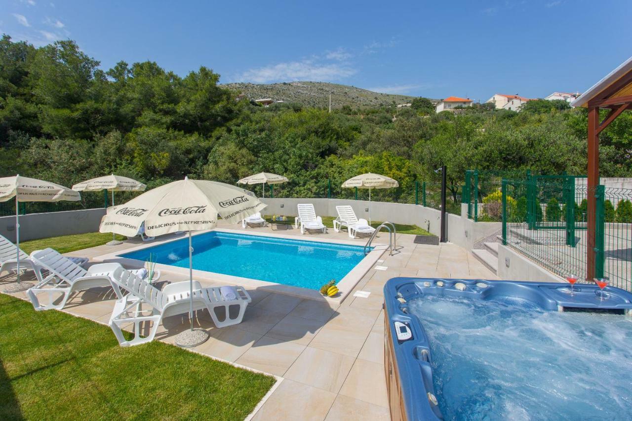 Villa Honey Seget Vranjica Exteriör bild