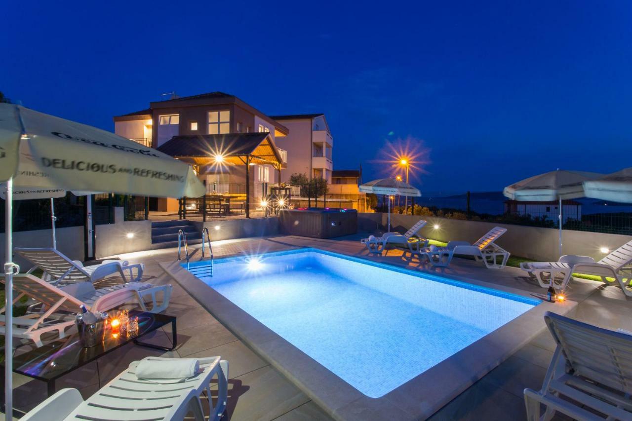 Villa Honey Seget Vranjica Exteriör bild